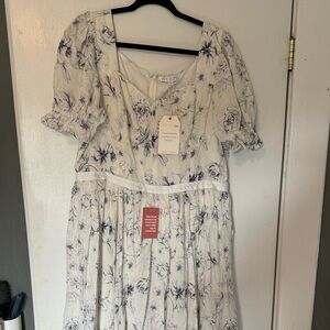 Ivy City Co NWT floral dress